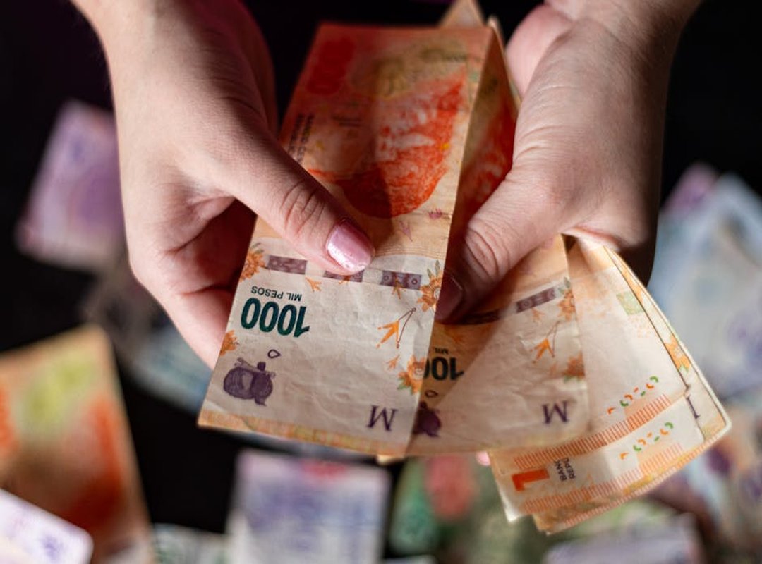 Top 3 Methods for Converting Soles to Pesos