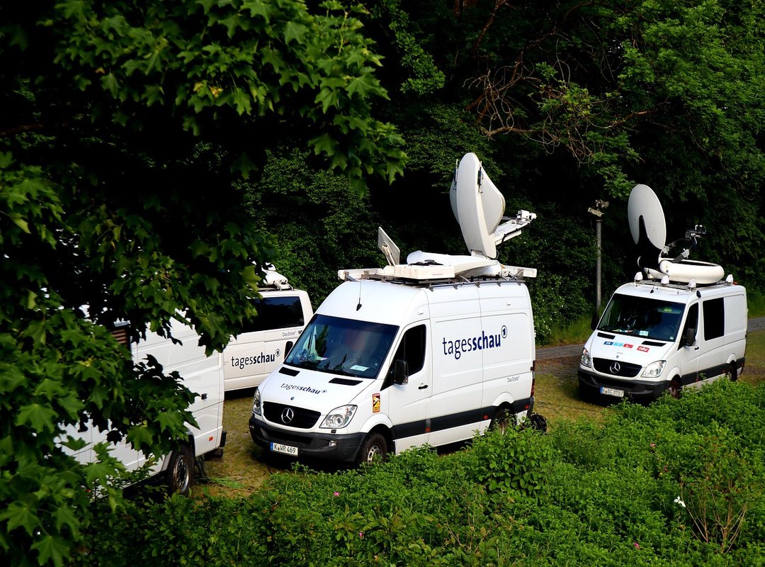 Where to Watch Episode 7 with Indonesian Subtitles